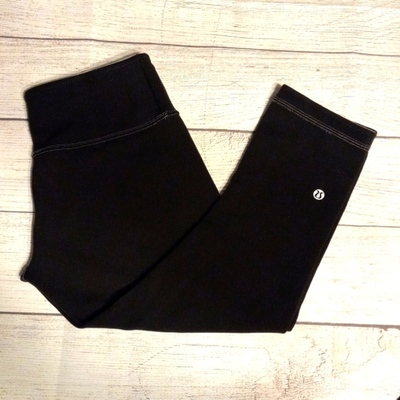 Lululemon reversible capri Leggings - Picture 2 of 6